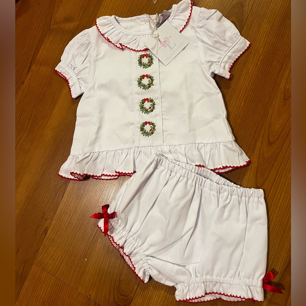 Lillie & Lilah Cecelia Wreath Smocked Diaper Set - Picture 2 of 6